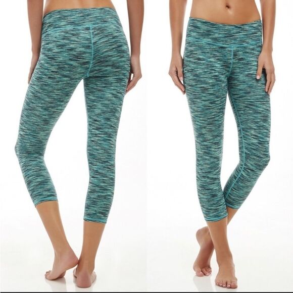 Fabletics Salar Capri Leggings Emerald Multi Stripe Cropped Compression Sz Small - Picture 2 of 8
